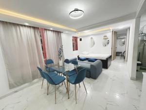 Moderno apto low cost 15 min CC buena vista 2 TV con parqueadero comunal