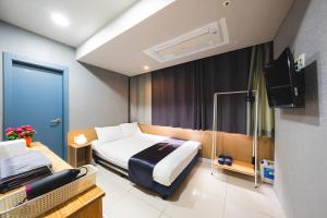 Phòng Deluxe giường đôi (Double Deluxe Room)
