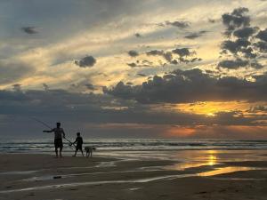 Beach retreat Moo Views! Pet friendly,linen,wifi