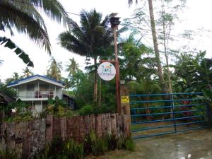 Bayay ni Nanay Bed & Breakfast in Magpupungko Beach Road