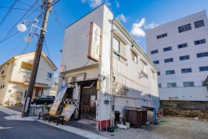 Kawamura Apartment 202