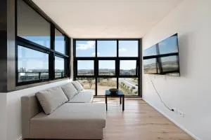 Brand New Modern 2BR Apt with Scenic Views in CBR - Bywong