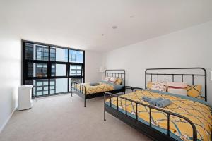 Brand New Modern 2BR Apt with Scenic Views in CBR