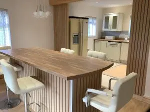 Cambria, a modern family home - 纽卡斯尔埃姆林