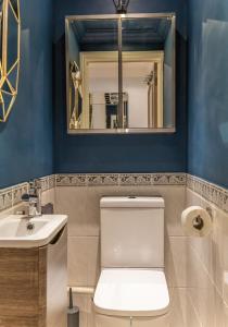 3 Bed House Old Portsmouth With Hottub & Parking 2Min walk to Beach & Gunwharf