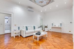 New opening Spagna Suite