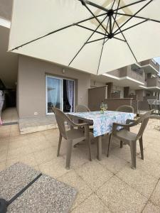 Appartamento veranda e piscina img15