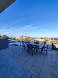 Appartamento veranda e piscina img25