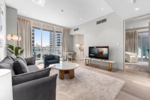 Luxury living in Dubai Marina 1BR EXTRA large - 4-star hotels in Dubai