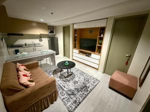 Cityscape Grand Tower Cebu - 2 Bedrooms with Balcony Close to Ayala Mall - New Condo