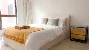 Near City Centre Mall, Pool, Gym - Multaqā Ḩadrīyah