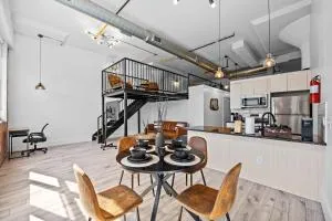 Signature Rustic 2BR Near NYC - Pets, Gym and Parking - Harrison