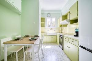 Spacious 3 Bedroom Flat at Metro