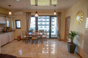 Sunny Premium Studio