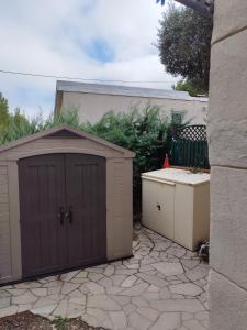 Maisons de vacances Jolie petite Maison, Clim, residence avec piscine a 5mn circuit Paul Ricard : photos des chambres