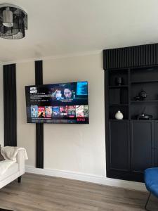 Sheffield Contemporary Elegant Getaway