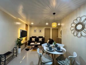 Condo 801 Bernwood Tower