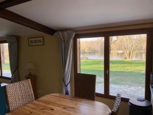 Chalets Exclusive Lodge overlooking private lake : photos des chambres