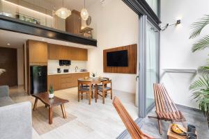 Luxurious Accommodations at Mistiq Temple II Loft and Penthouse