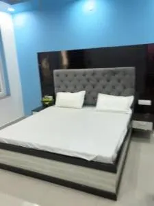 Shri hari Apartments - Rāiwāla