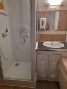 Maisons d'hotes Marie-Claire la grillade : Chambre Double Standard