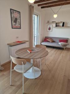 Camparino Apartment, 10 Min from the Duomo, Milano