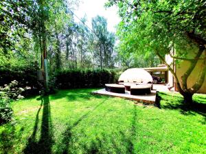 Cofy Rentals - centrally located, quiet district, air-conditioning, free parking, 24-7 express check-in-out, close to sea and everything you need for living!