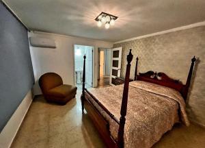 Spacious & Comfortable, 2R-2 Bath, 1 Sofa, Pool