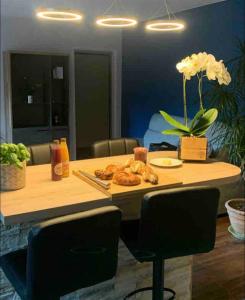 Chez Mathias 2 bedrooms 2 beds cribs garage