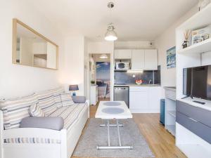 Appartement à Cabourg avec balcon et parking, proche mer - FR-1-788-41