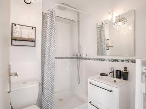 Appartements Studio confortable a 300 m de la plage avec parking prive - FR-1-788-45 : photos des chambres