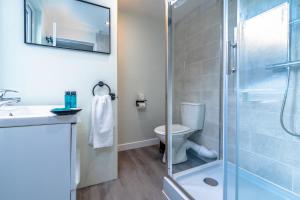 Stylish flat near Clifton village w art vibe