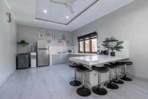 3 Bedroom Villa Mawar walk to Beach Legian