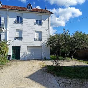 Appartements Gite Le Francais VERDUN 4 pers,climatise,grand garage,jardin 3 etoiles : photos des chambres