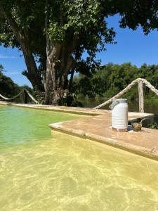 chalet frente al rio con pileta