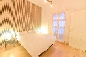 New! Contemporary with pool and parking included