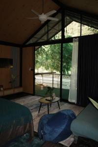 Baanraisongshul K&E Gardens