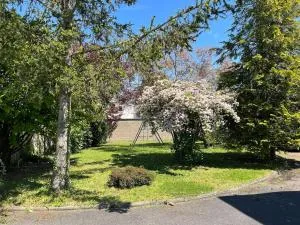 Maison avec grand jardin - House with large garden - Juvigny