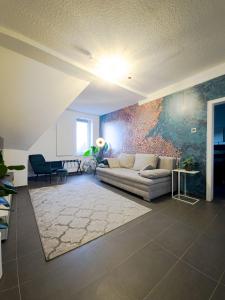 Modernes, zentrales Apartment in Troisdorf, Region Köln Bonn, 3 Etage, maximal für 4 Personen, Parkplatz & Netflix inklusive