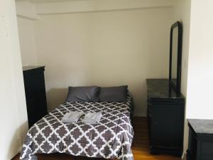 Stylish Montreal Apartment Comfortable Stay in the Golden Square Mile