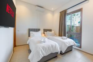 Perfect Villa, Heated Pool, 15min from City Center, 4 Bedrooms, Private Cook and Airport Pickup