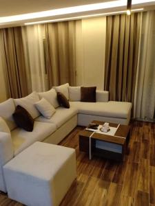 Cozy modern apartment near the airport