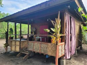 Mananambal Beach Huts - Family hut