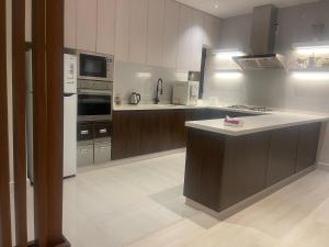 شقه فخمه وموقع مميز