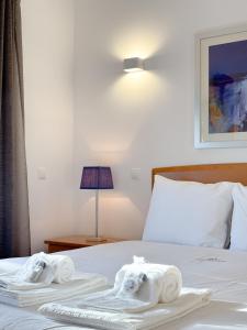 Modern flat in gated complex with pool #1927