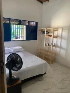 Quarto aconchegante e simples na Barra de Caravelas - 卡拉韦拉斯