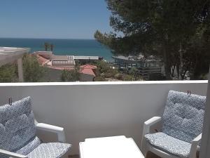 Apartment with private terrace overlooking the sea