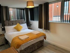 Waterloo 3 bed bungalow by the station