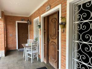 Suíte espaçosa em bairro bem localizado