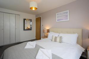 Stunning 2 bed & 2 bath, Seaview, pets welcome!